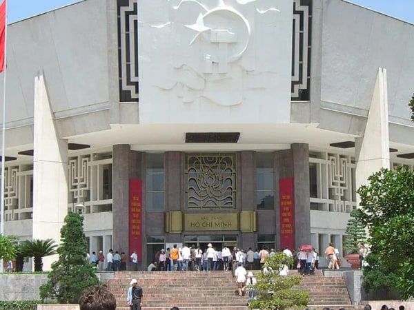 Private Hanoi city tour and water puppet show